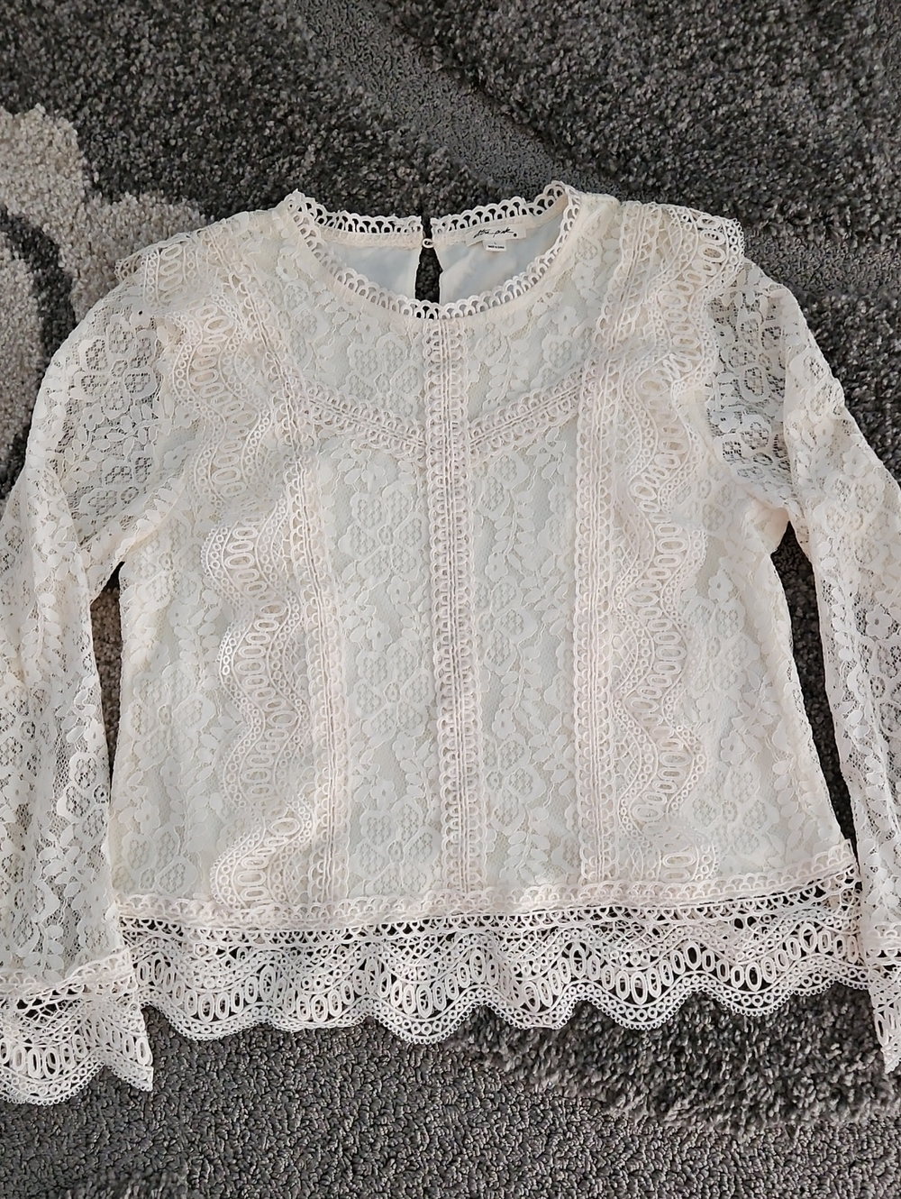 ULTRA PINK CREAM FLORAL LACE BLOUSE SZ L